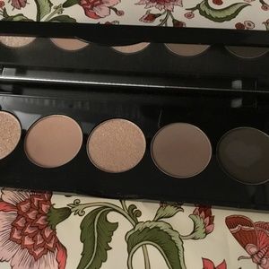 Bobbi Brown Stonewashed Nudes Eye Shadow Palette